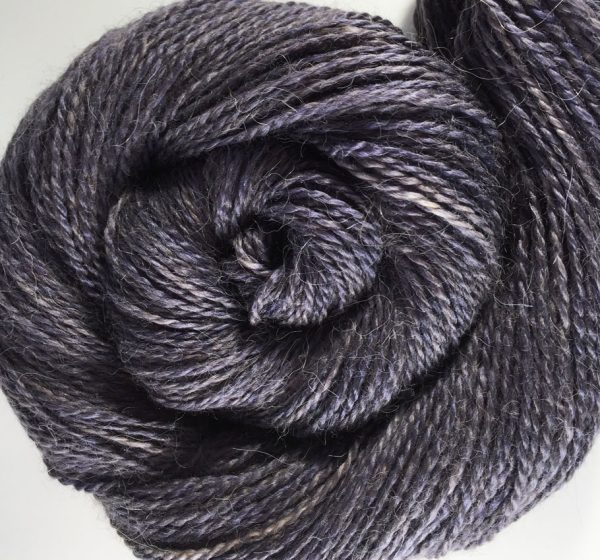 Zephyrette skein in Tahitian pearl