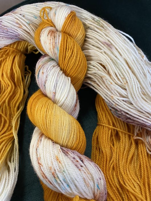 yarn with gold and spreckles