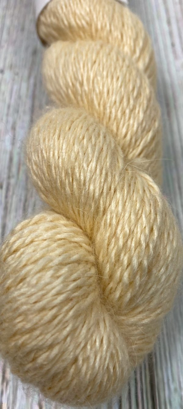 light melon yarn