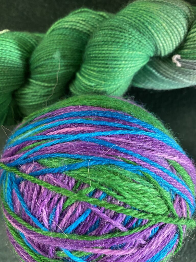 DYE SELF STRIPING YARN